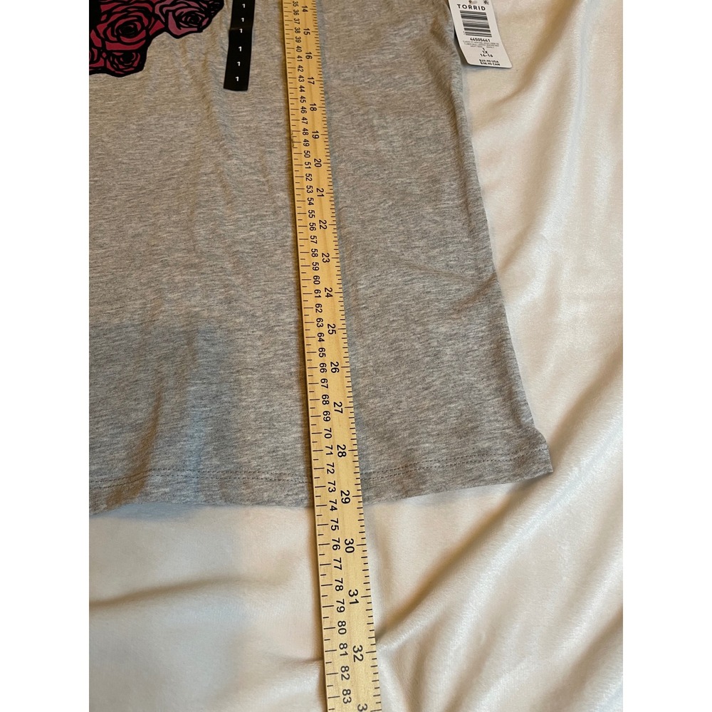 Torrid 1X Gray Rose Flower Skull Graphic Classic Fit Heritage Jersey Crew T NEW - Picture 6 of 8